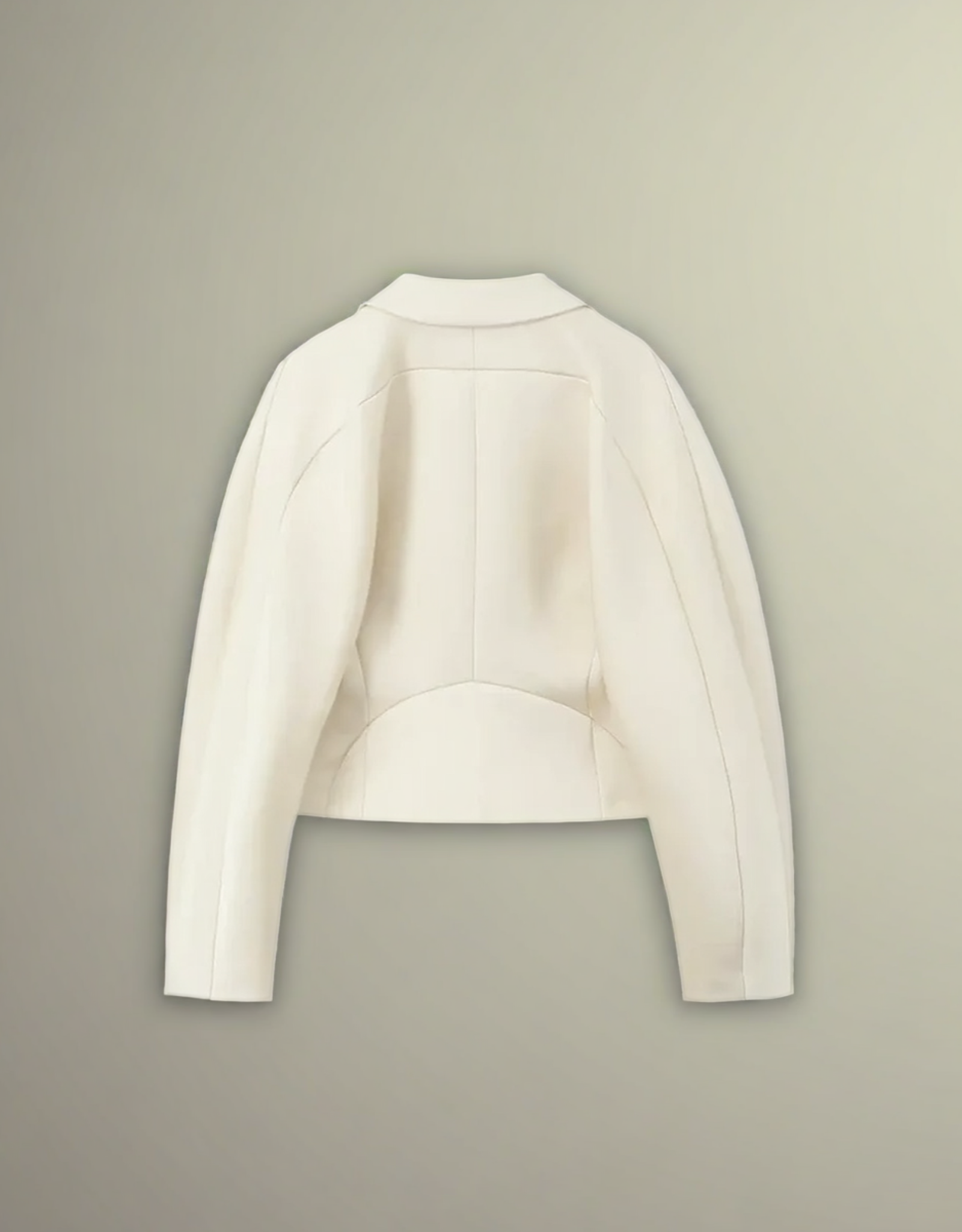 Blazer femme satiné beige à la coupe moderne, parfait pour un look élégant et sophistiqué