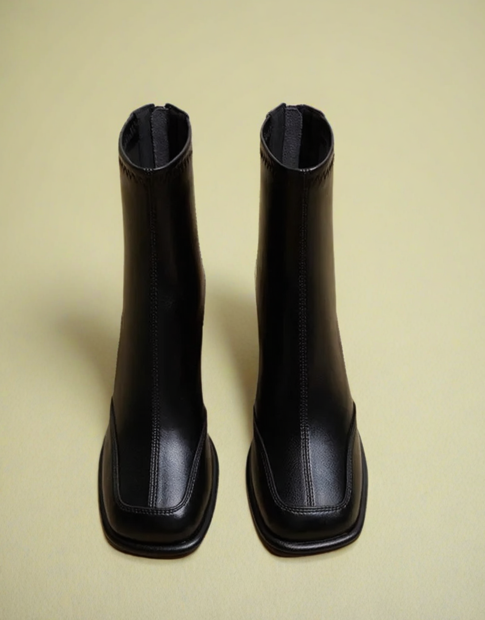 Bottes femme rétro cuir noir Fondelier avec design élégant et semelle plate