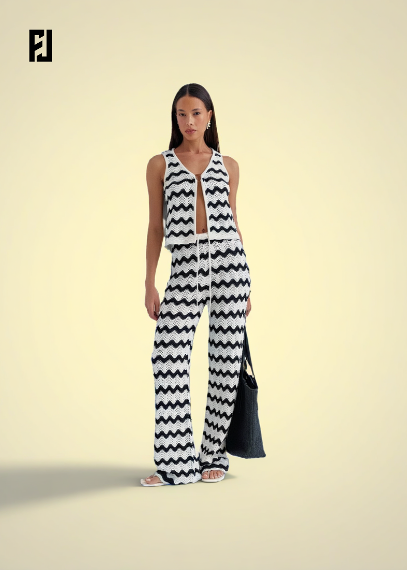 Ensemble tricoté été en noir et blanc avec motif ondulé pour un look décontracté et élégant