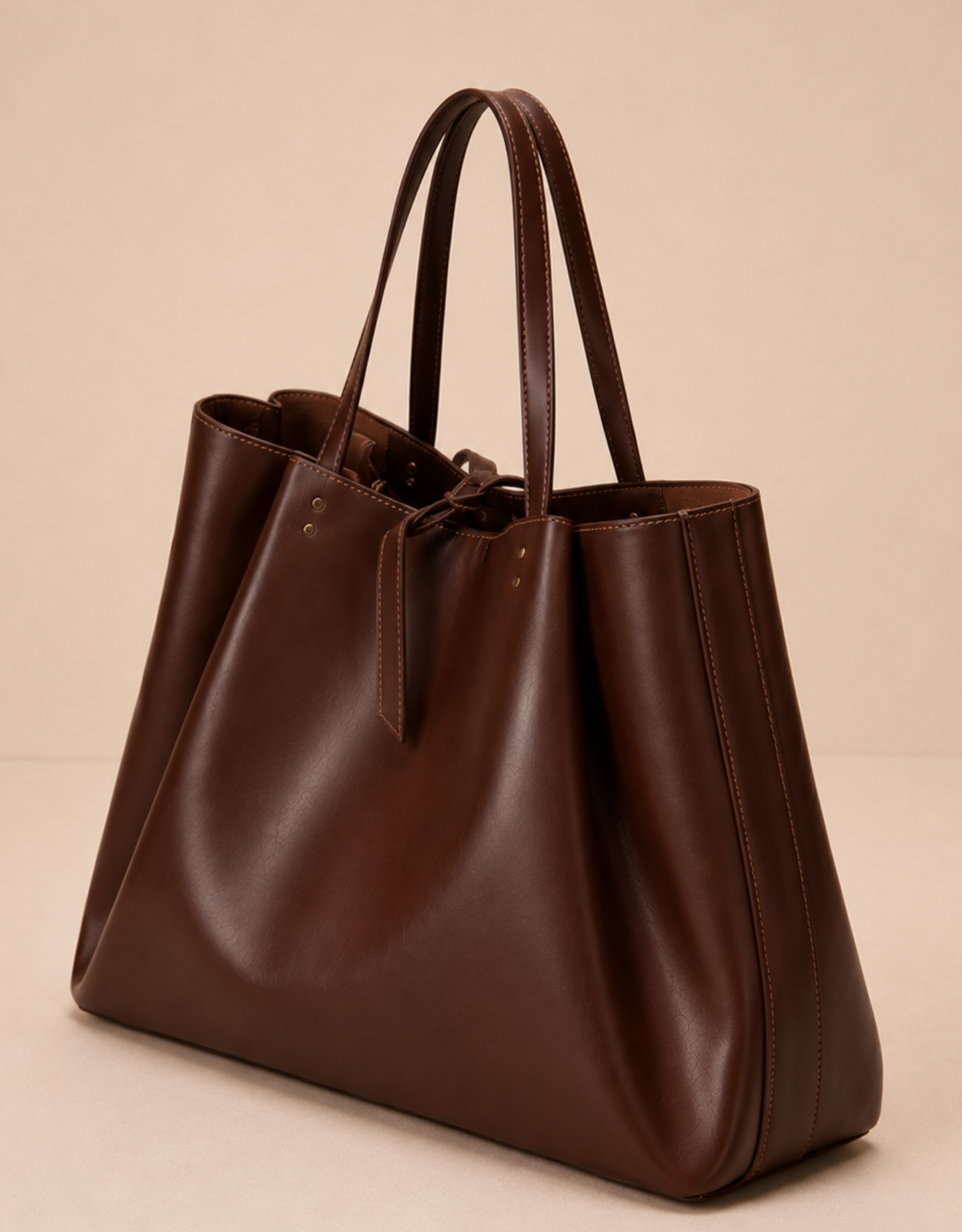 Sac seau plissé femme Fondelier en cuir élégant