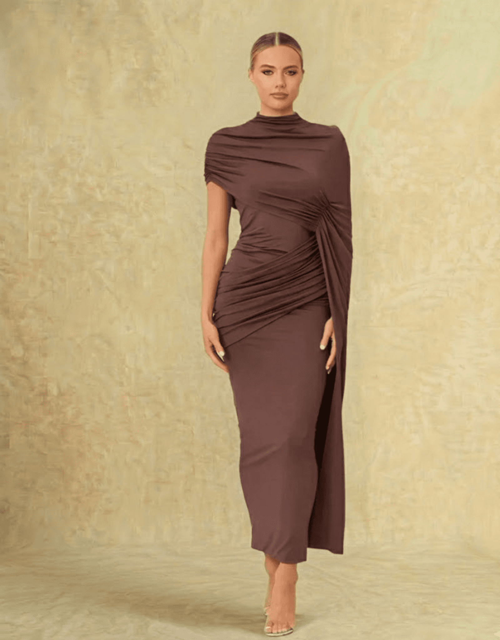 Robe courte élégante femme de Fondelier - Chic et moderne