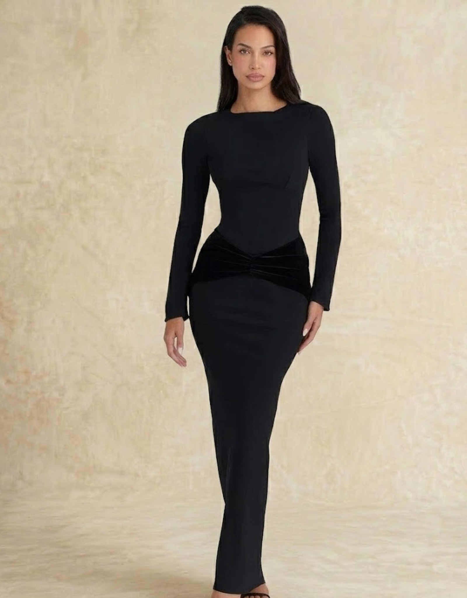 Robe Longue Froncée Taille Haute à Manches Longues – Robe Noire Élégante Femme Soirée & Club