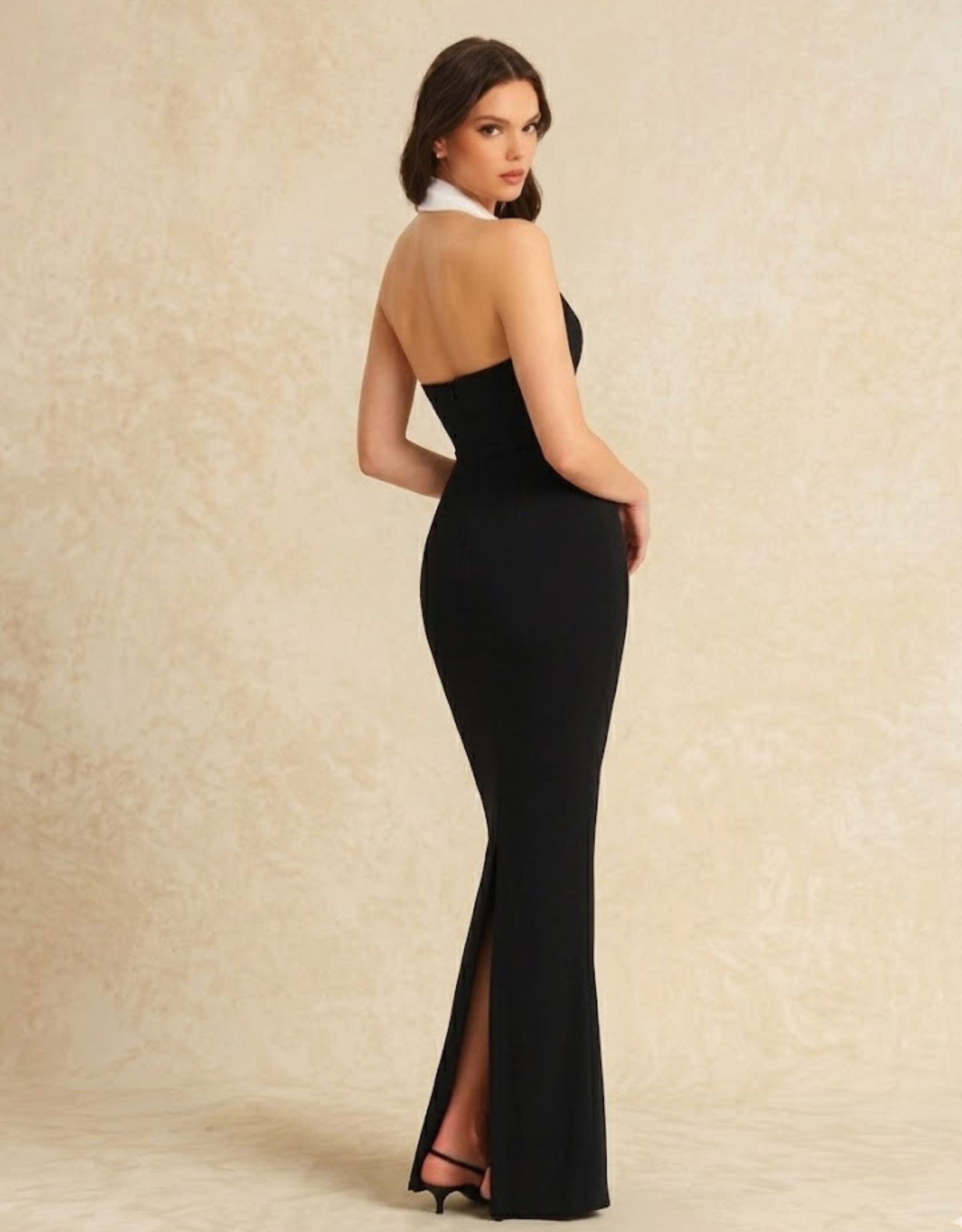 Robe longue soirée dos nu elegante noire