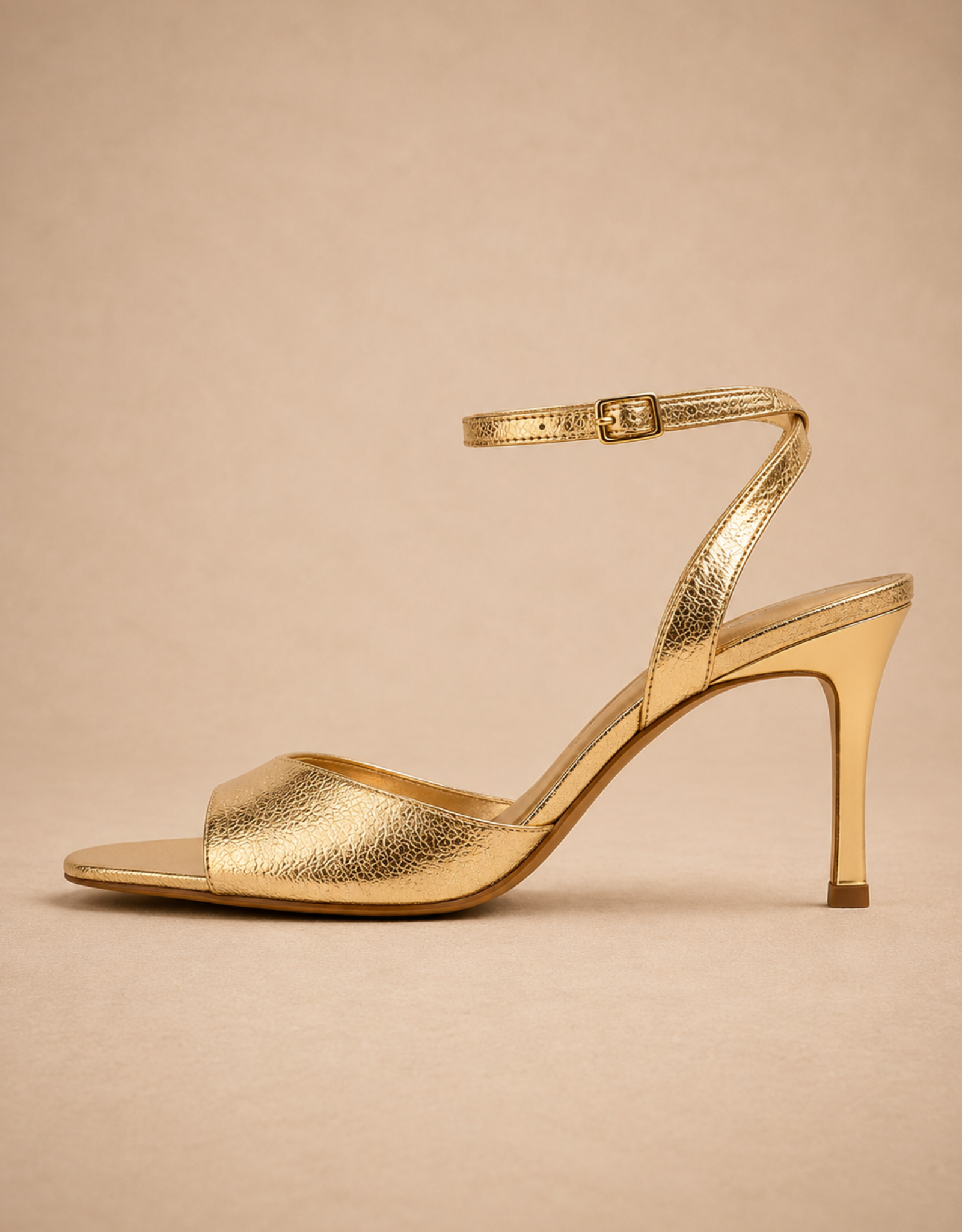Sandales dorées à talons hauts femme Élégantes
