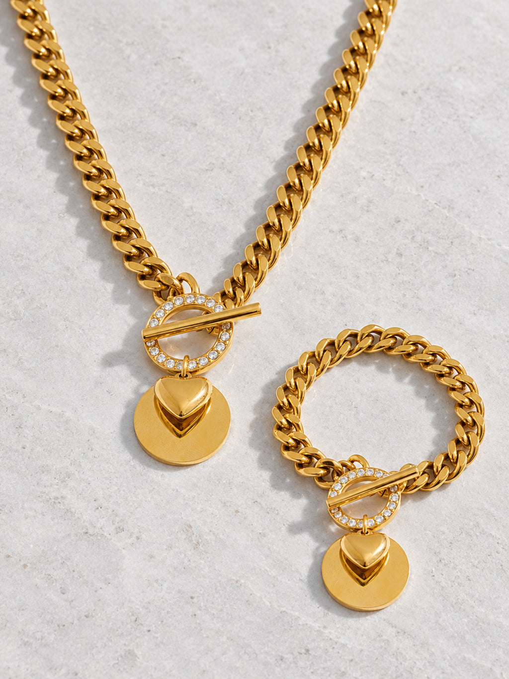Essential Chain Set — detail view