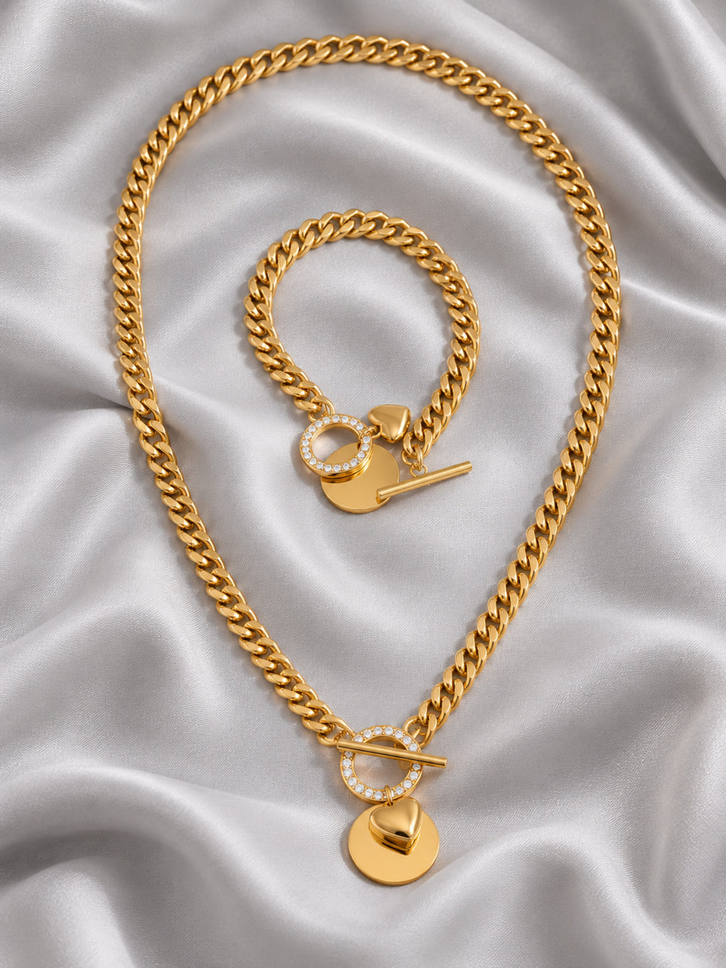 Essential Chain Set — editorial still life