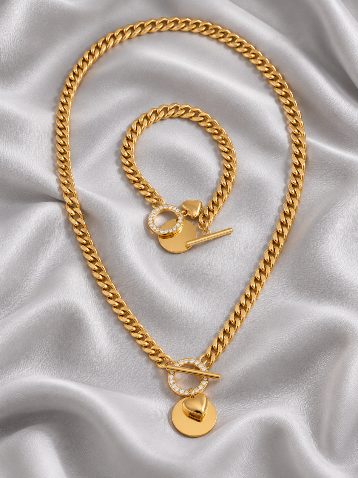 Essential Chain Set — editorial still life