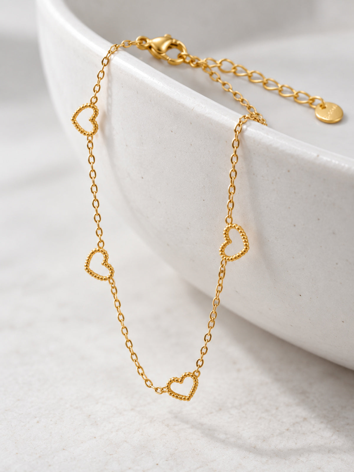 Outline Heart Bracelet — detail view