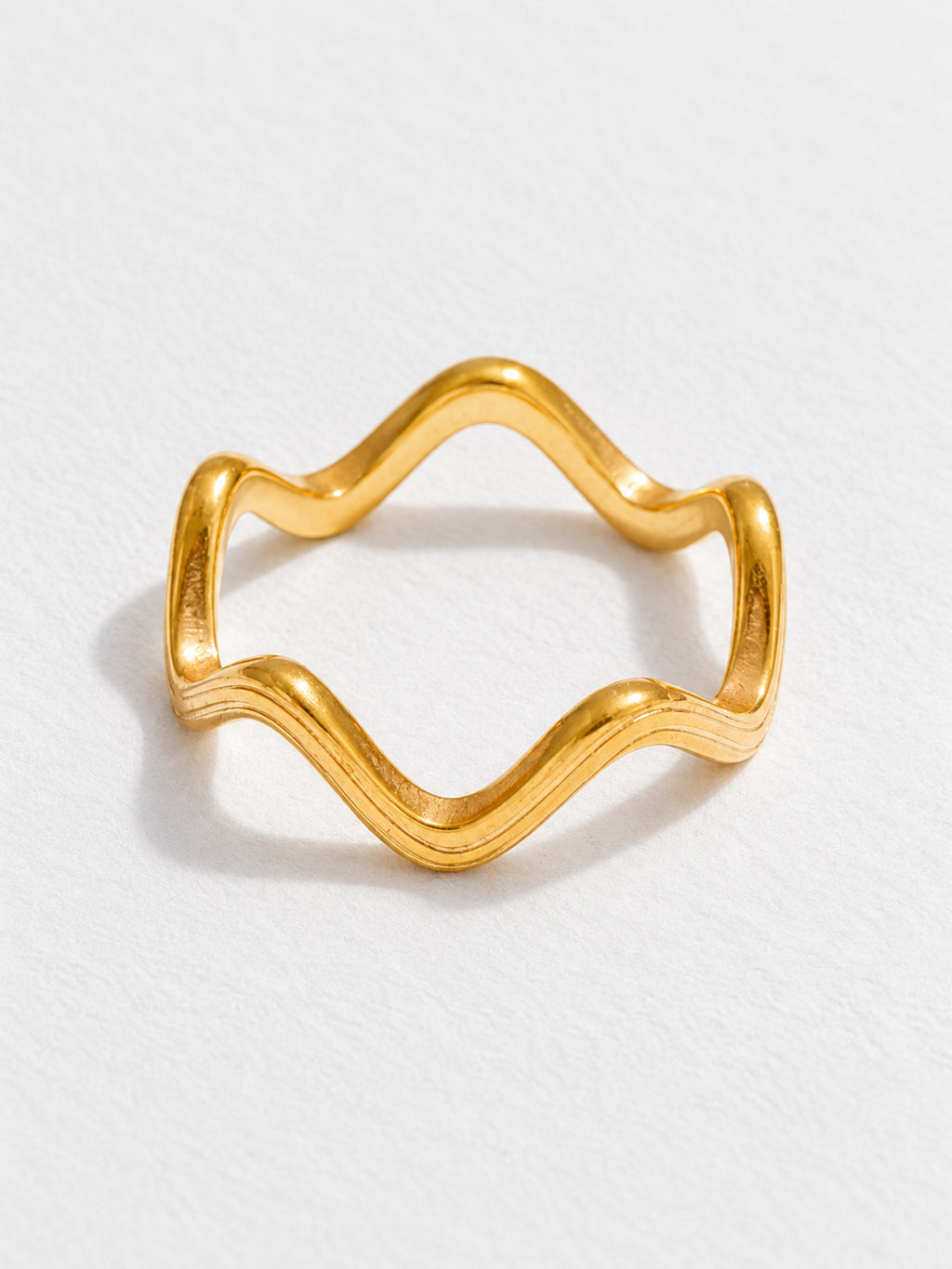 Contour Wave Ring — product view