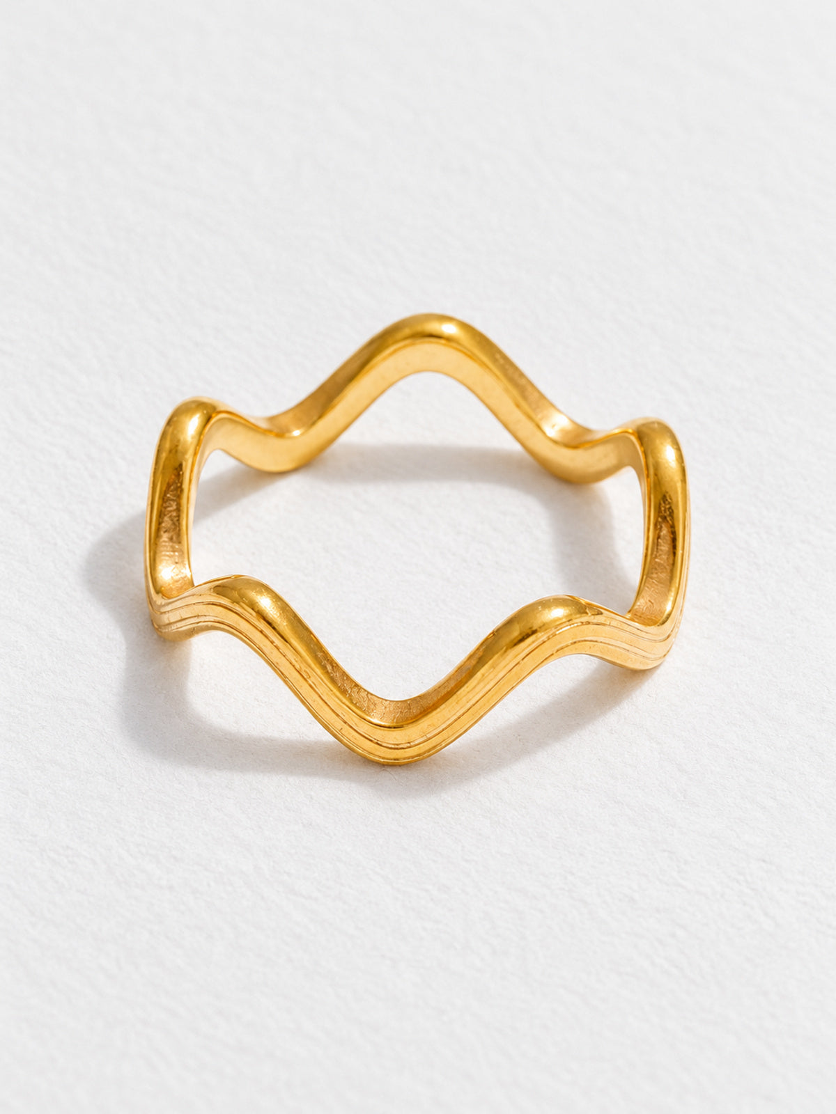 Contour Wave Ring — product view