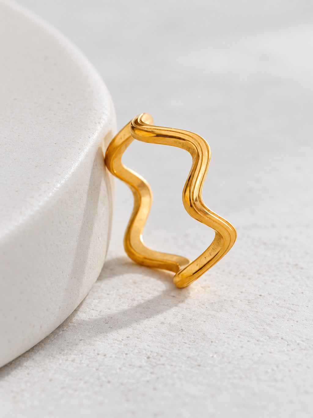 Contour Wave Ring — detail view