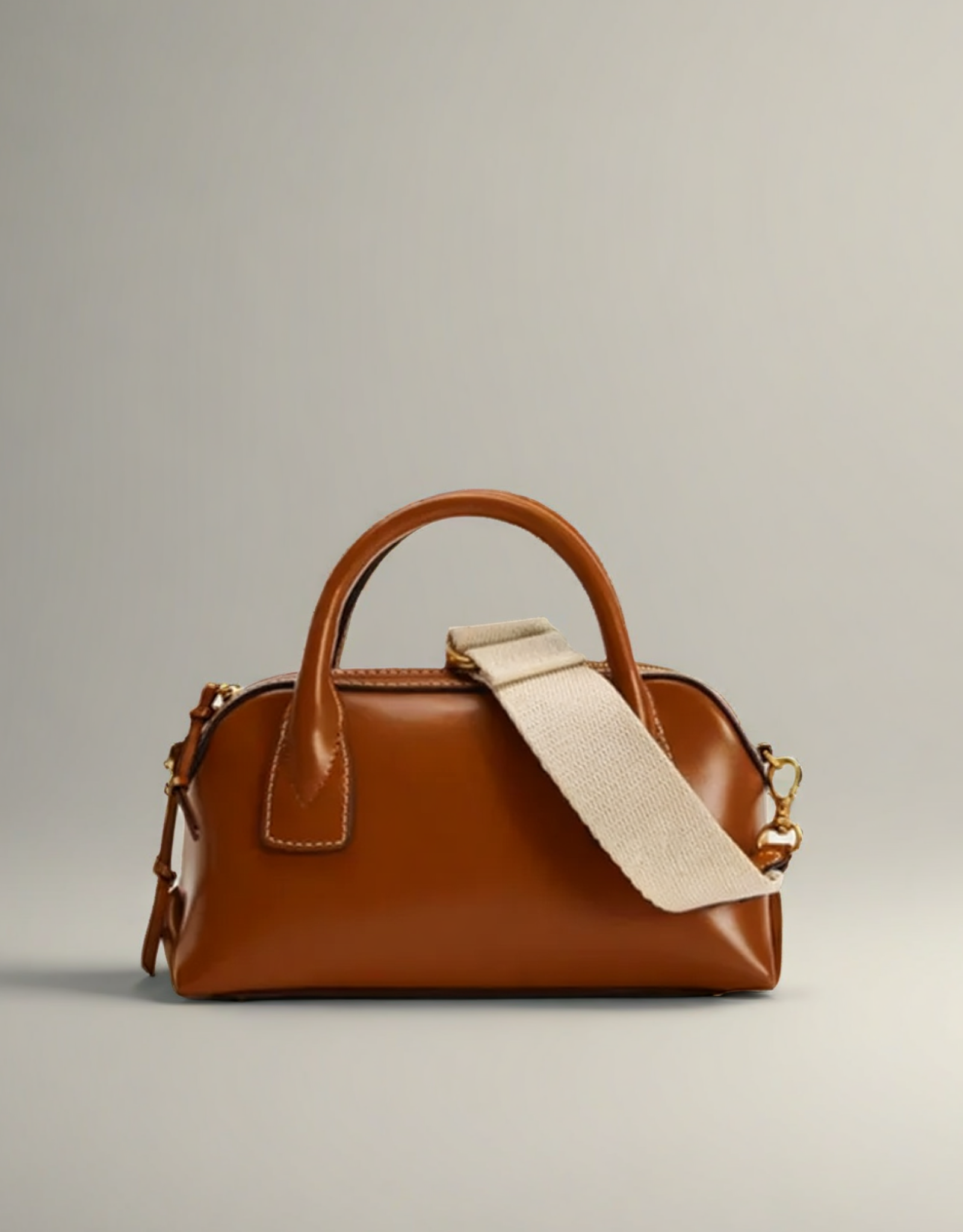 Mini sac à main femme en cuir marron avec bandoulière en toile pour un style élégant
