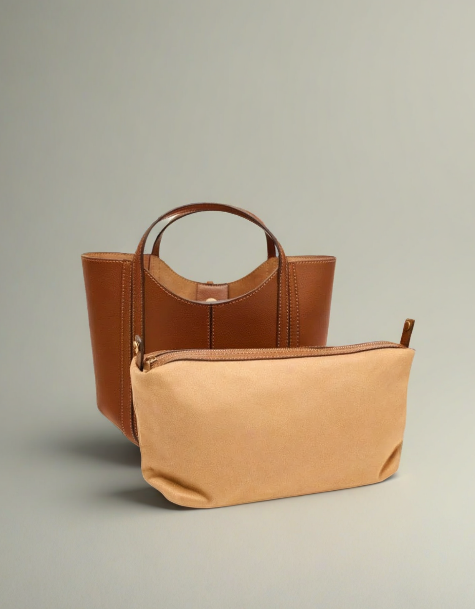 Mini sac à main tendance en cuir marron avec pochette intérieure beige pour un style élégant