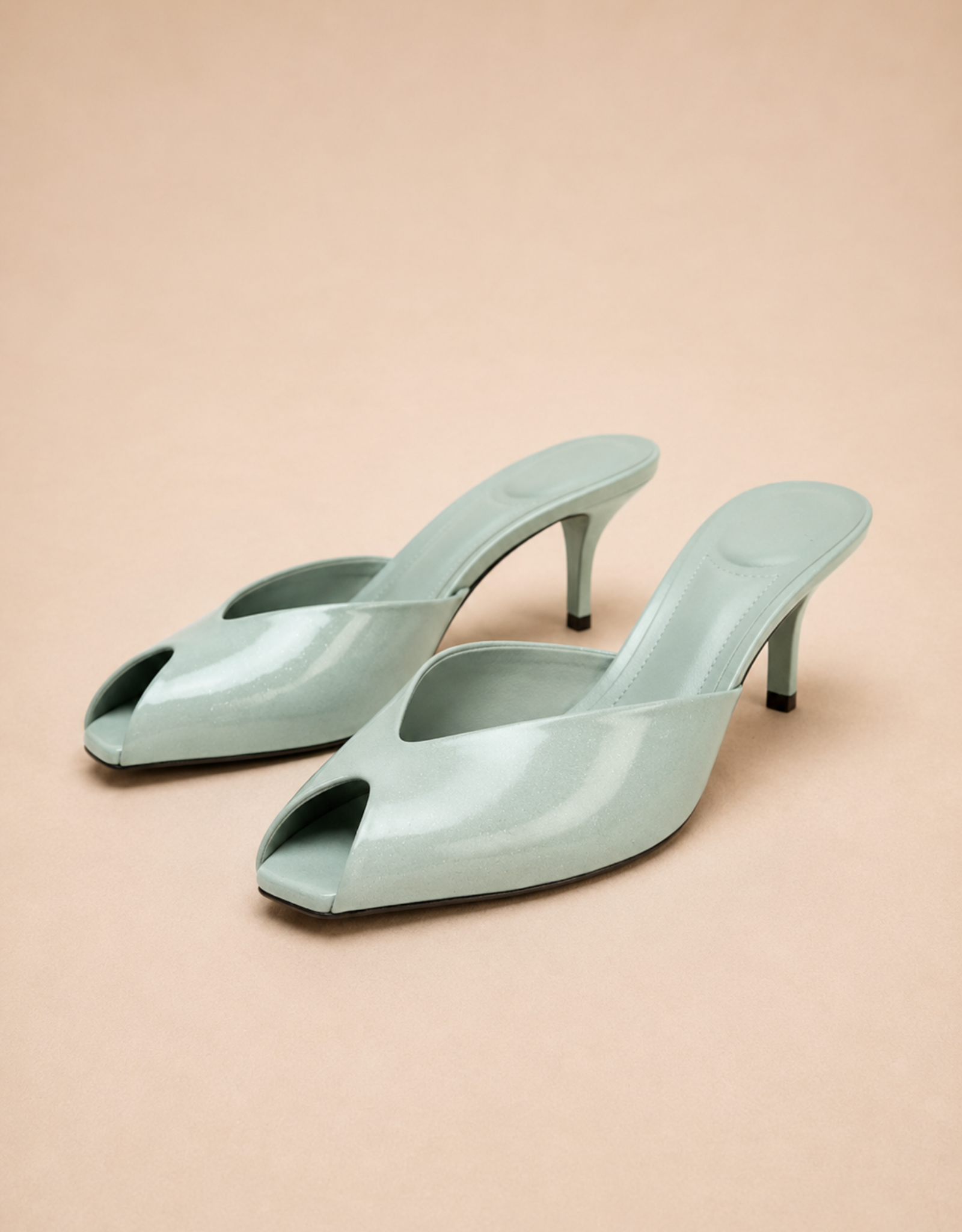 Mules femme Fondelier en cuir verni vert menthe avec talon élégant et bout ouvert