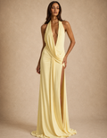 Robe de soirée jaune avec décolleté plongeant et fente élégante pour un look sophistiqué