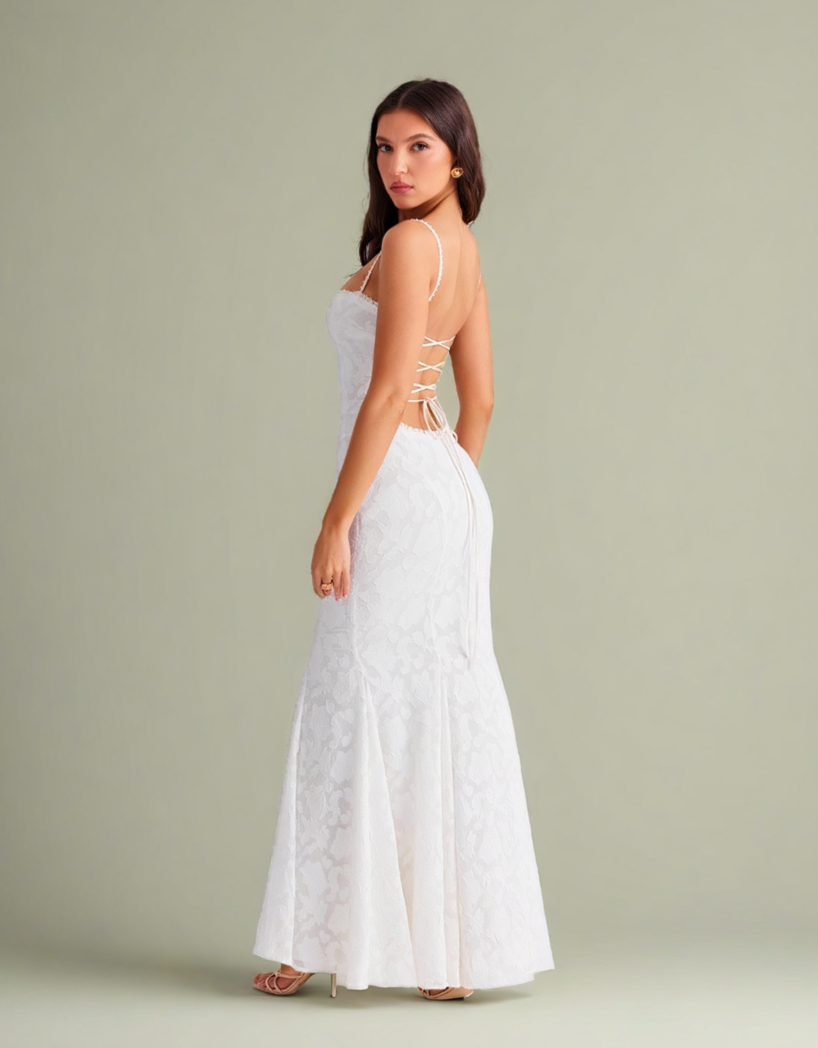 Robe deux pièces blanche élégante de Fondelier avec des fines bretelles et un dos ouvert