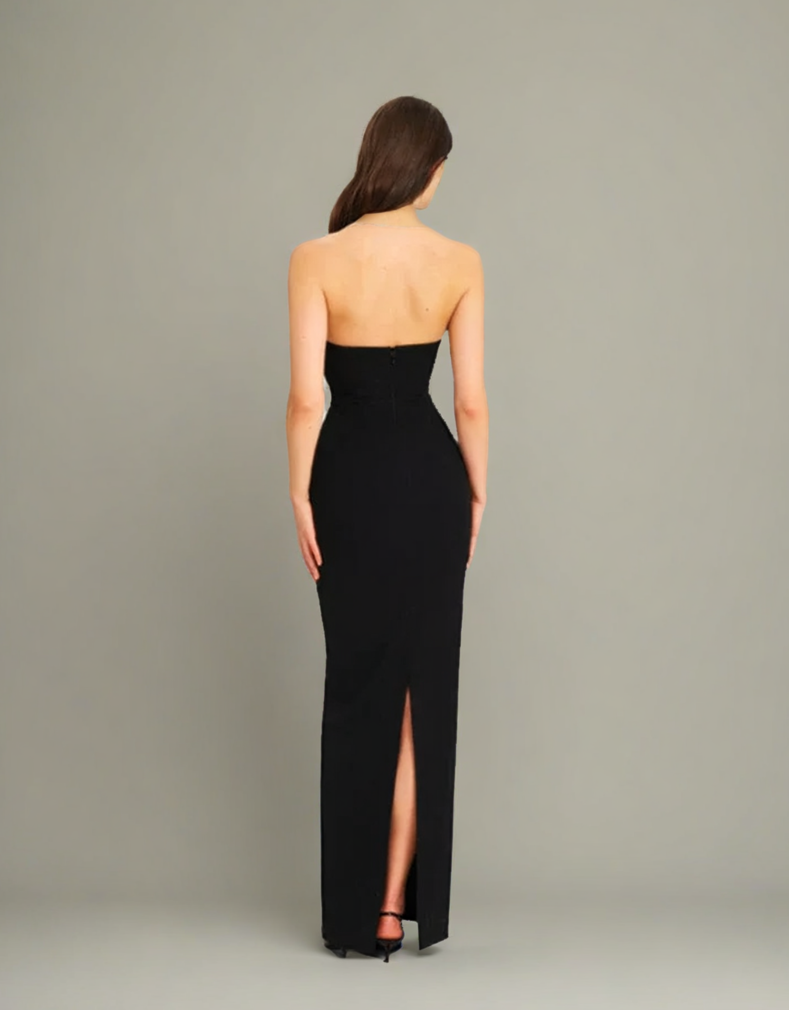 Robe longue soirée dos nu noire avec fente arrière, élégante et stylée pour les événements spéciaux