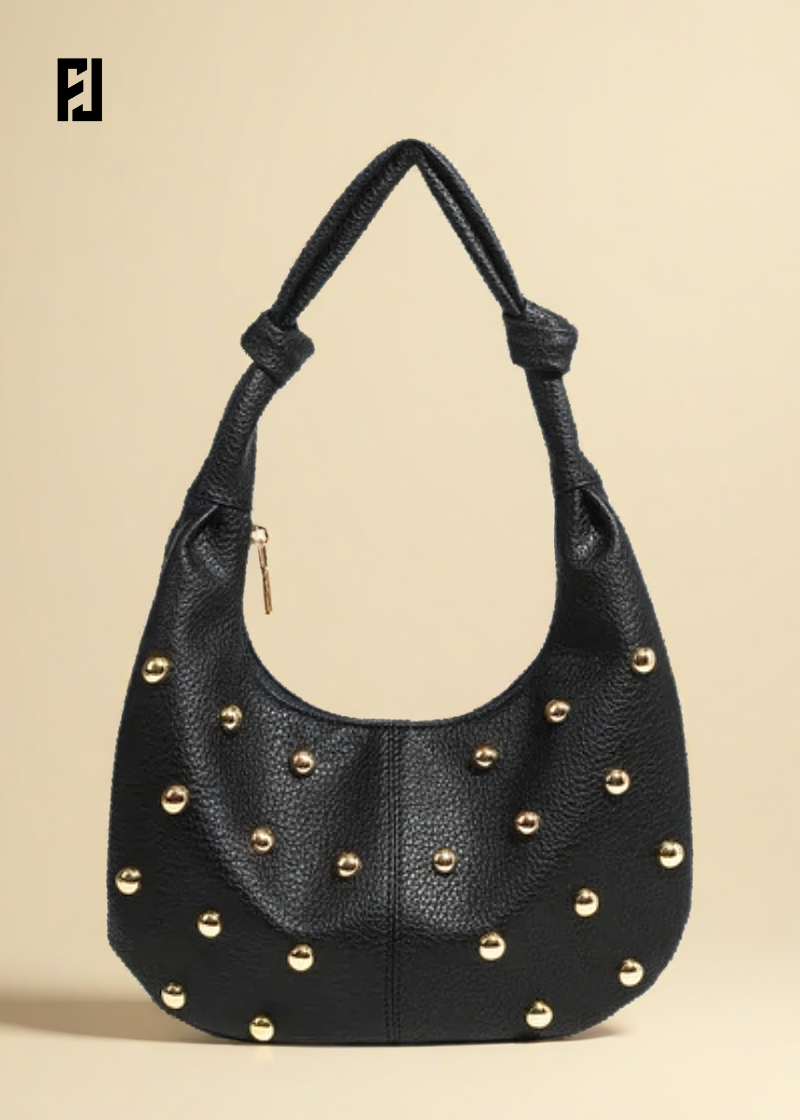 Sac demi-lune cuir femme noir avec clous dorés élégant et design signé Fondelier